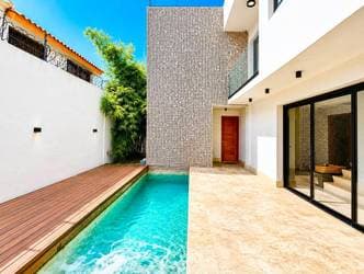 Casa de 4 Habitaciones con Piscina en Altos de Arroyo Hondo