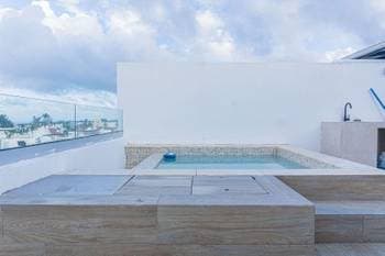 Vendo Penthouse de Lujo a Pasos del Mar en Beach Garden 2