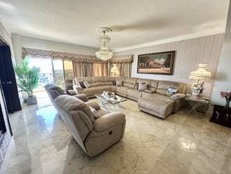 Amplio Apartamento de 3 Habitaciones Sin Amueblar en La Esperilla