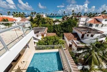 Ocean-View Penthouse in Bávaro – 3-Level Luxury Retreat with High ROI