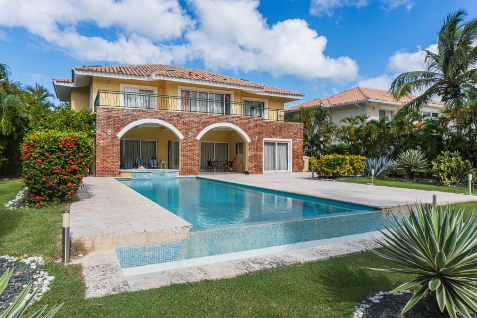 4-bedroom house for sale or rent in Cocotal Golf & Country Club, Bávaro